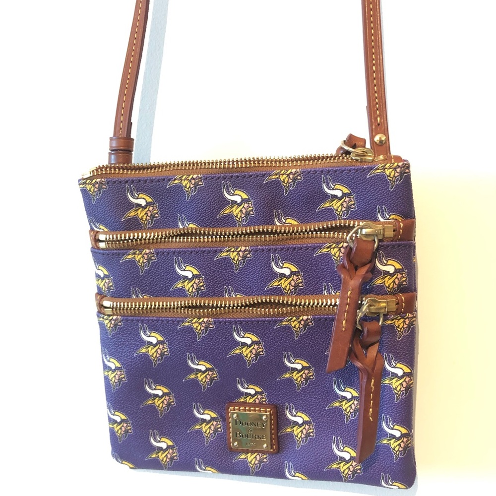 Minnesota Vikings Dooney & Bourke crossbody